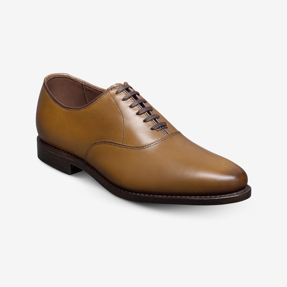 Allen Edmonds Tan Leather Men's Oxford Shoes with shoe trees